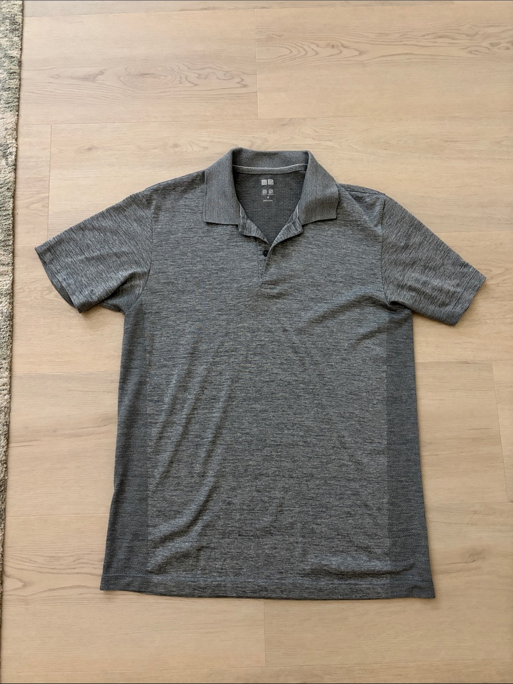 Uniqlo Men's Light Gray Polo Shirt Airism